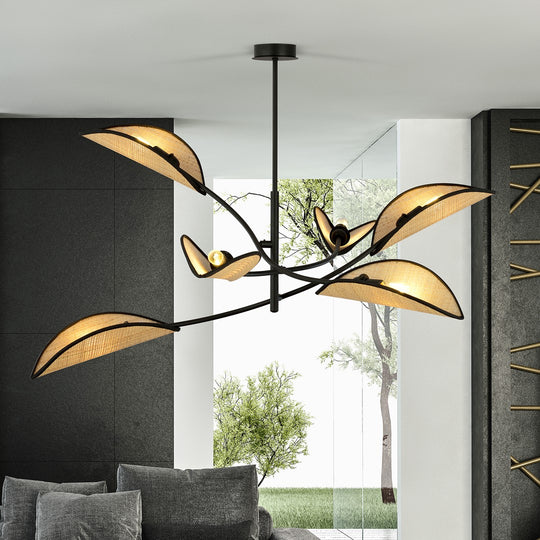 LOTUS 6 hanglamp met organisch gevormde rotan kappen in de woonkamer