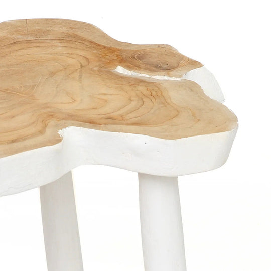 Detail van de naturel witte afwerking van de Organic bijzettafel