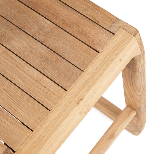 Detail Ithaca barkruk van naturel teakhout voor terras of buitenbar