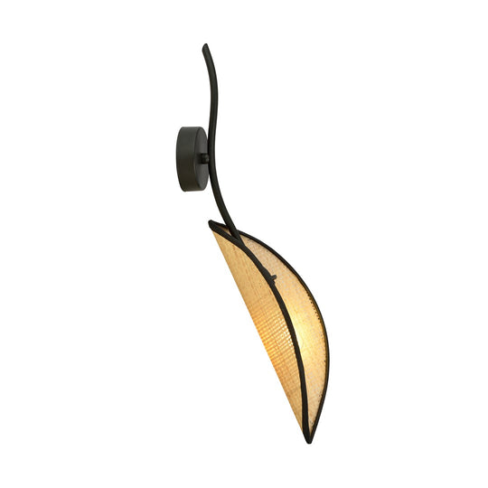 LOTUS K1 wandlamp zwart met rotan lampenkap